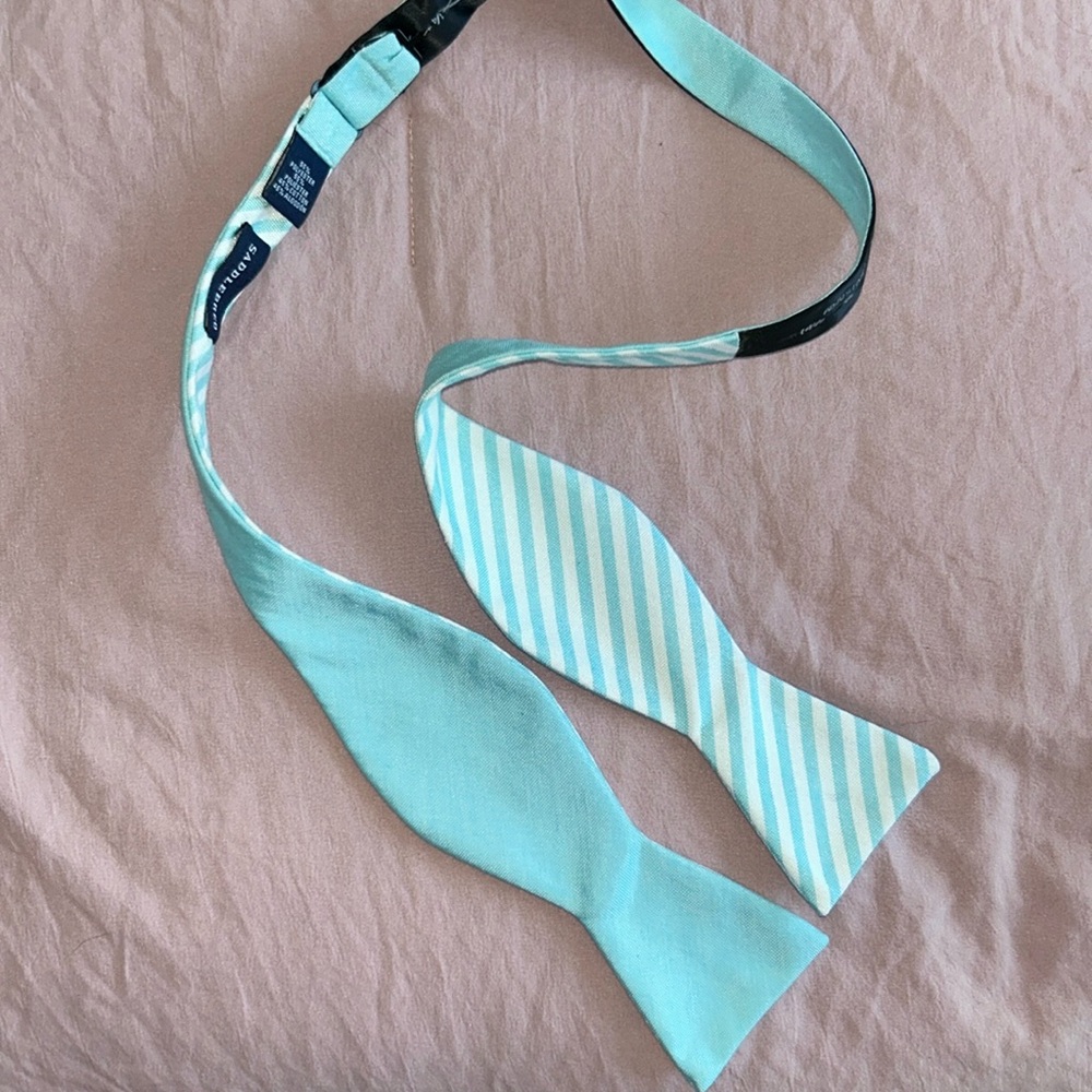 Reversible bow tie